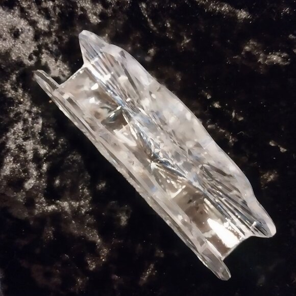 Crystal Scalloped Vintage Napkin Holder - Picture 5 of 7